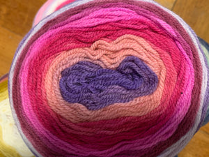 Curl cakes dk yarn 150grams 206 Rosebud
