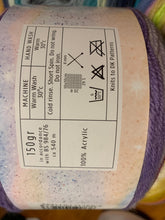 Load image into Gallery viewer, Curl cakes dk yarn 150grams 205 Seasalt
